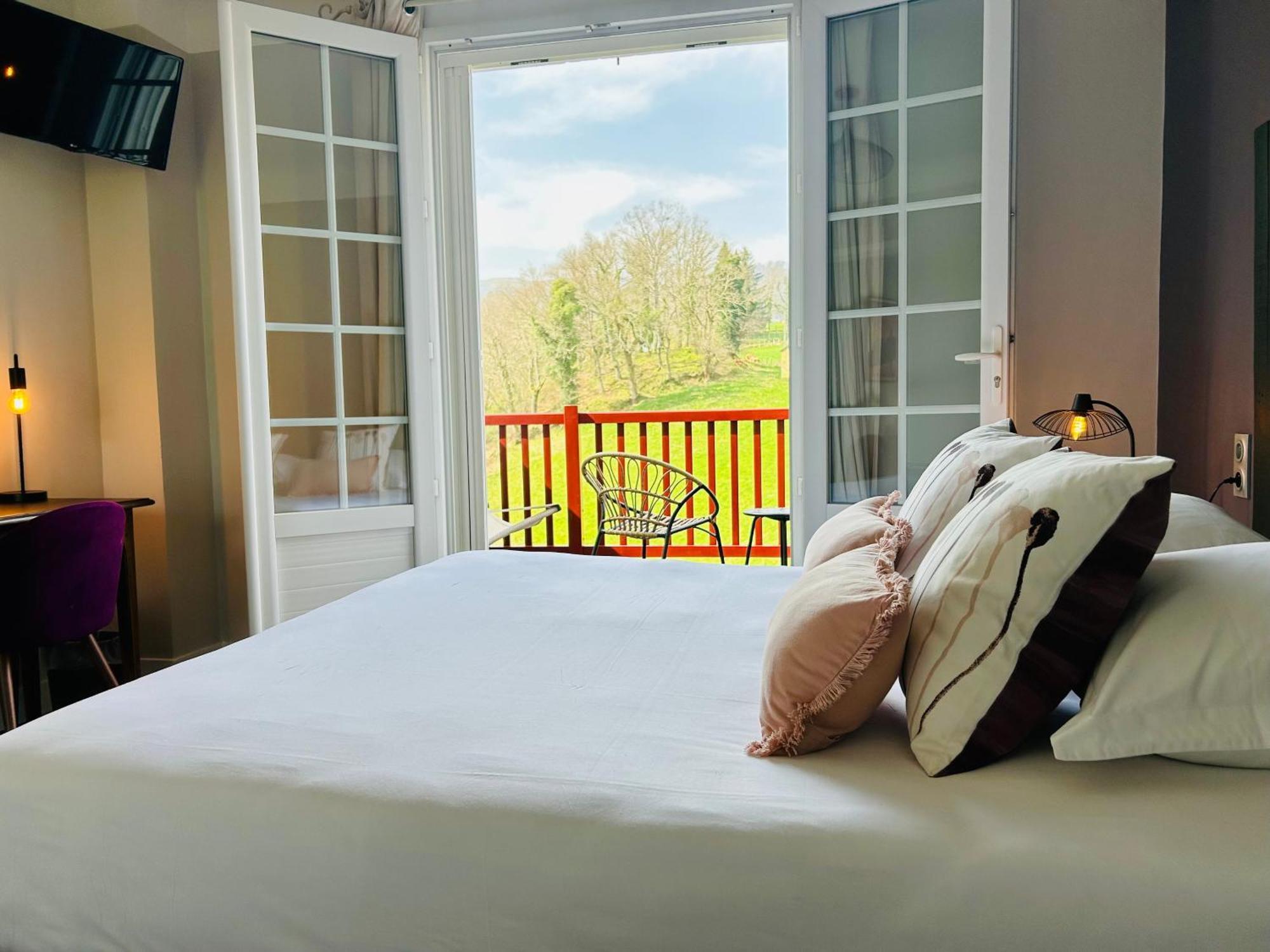 Logis Hotel St Sylvestre Aldudes Buitenkant foto